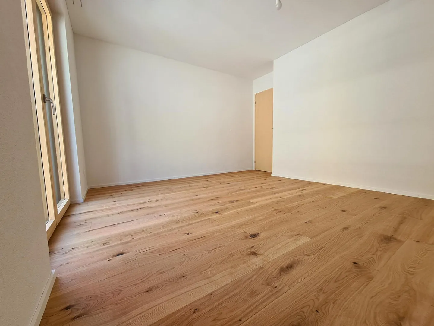 Moderne Wohnung mit sonnigem Balkon - Foto 5 von 7