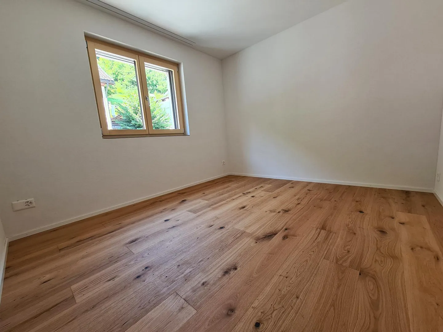 Moderne Wohnung mit sonnigem Balkon - Foto 3 von 7