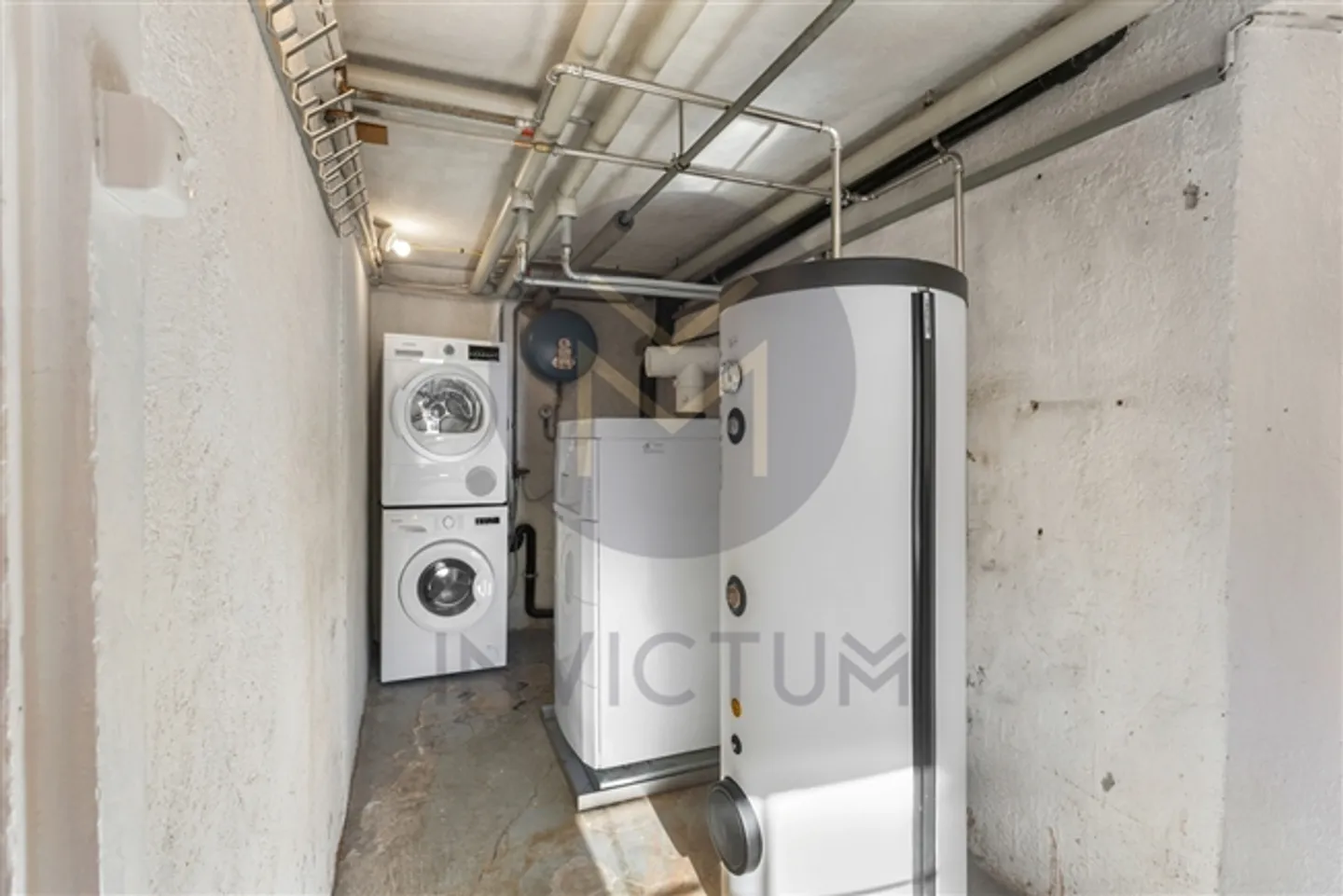 Maison individuelle spacieuse de 9,5 pièces avec deux appartements à Les Avants. - Photo 6 sur 20