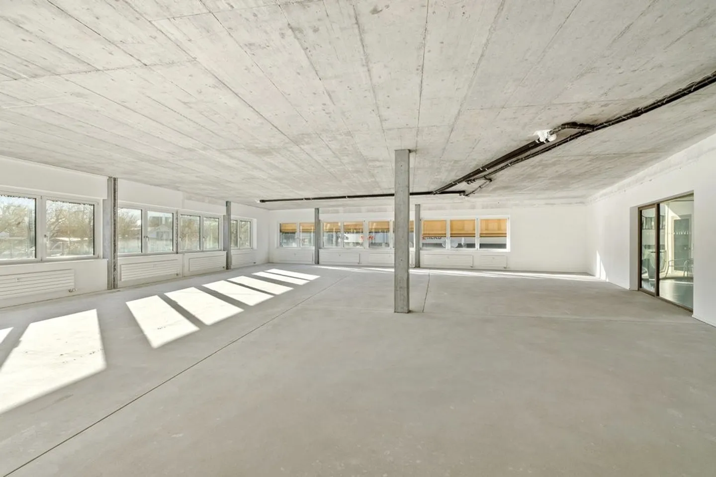 Votre nouveau lieu de travail à Laufen - Photo 4 sur 9