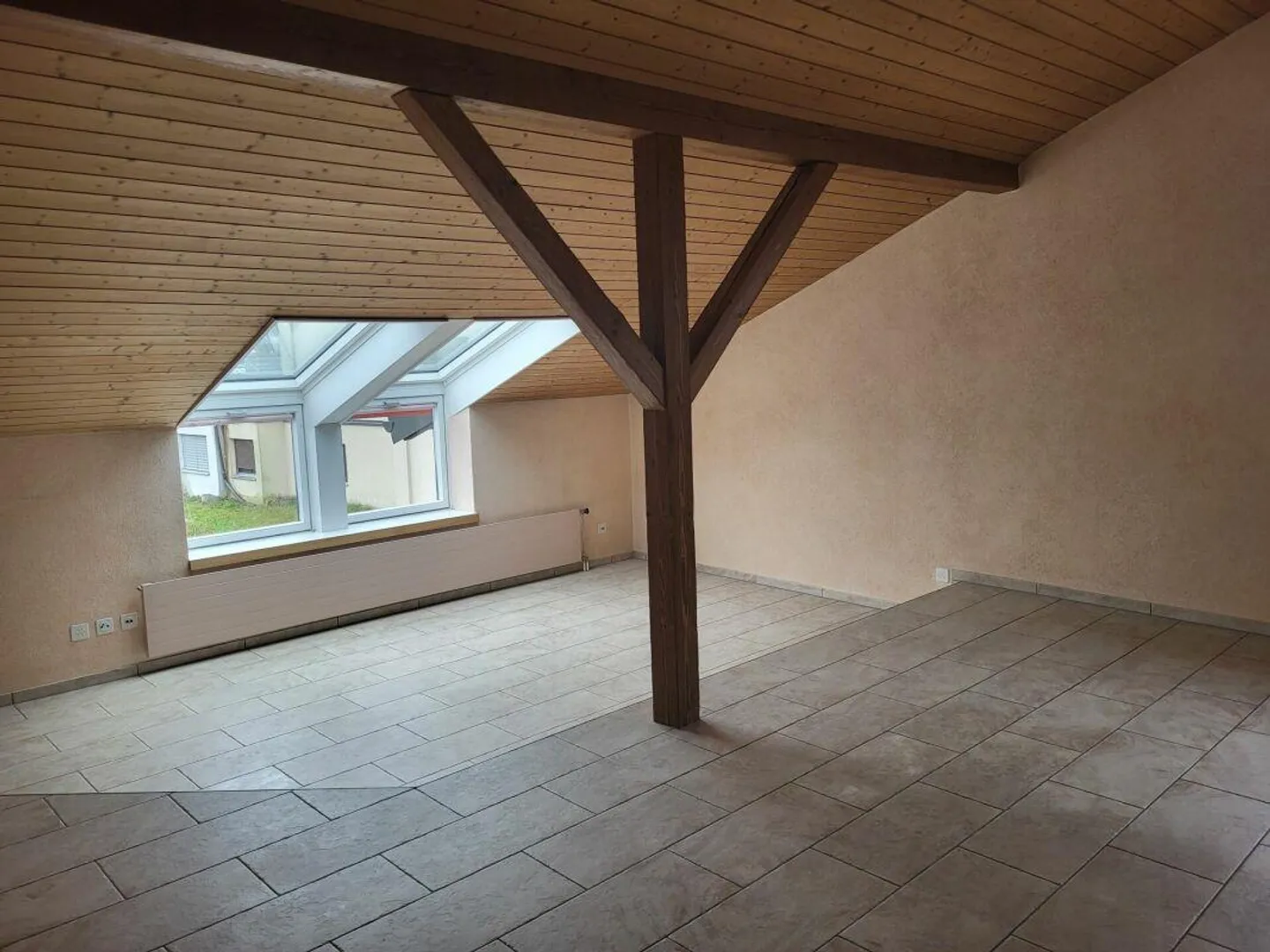 Bezugsbereite, helle 3.5 Zimmer- Wohnung im Fricktal - Foto 3 di 7