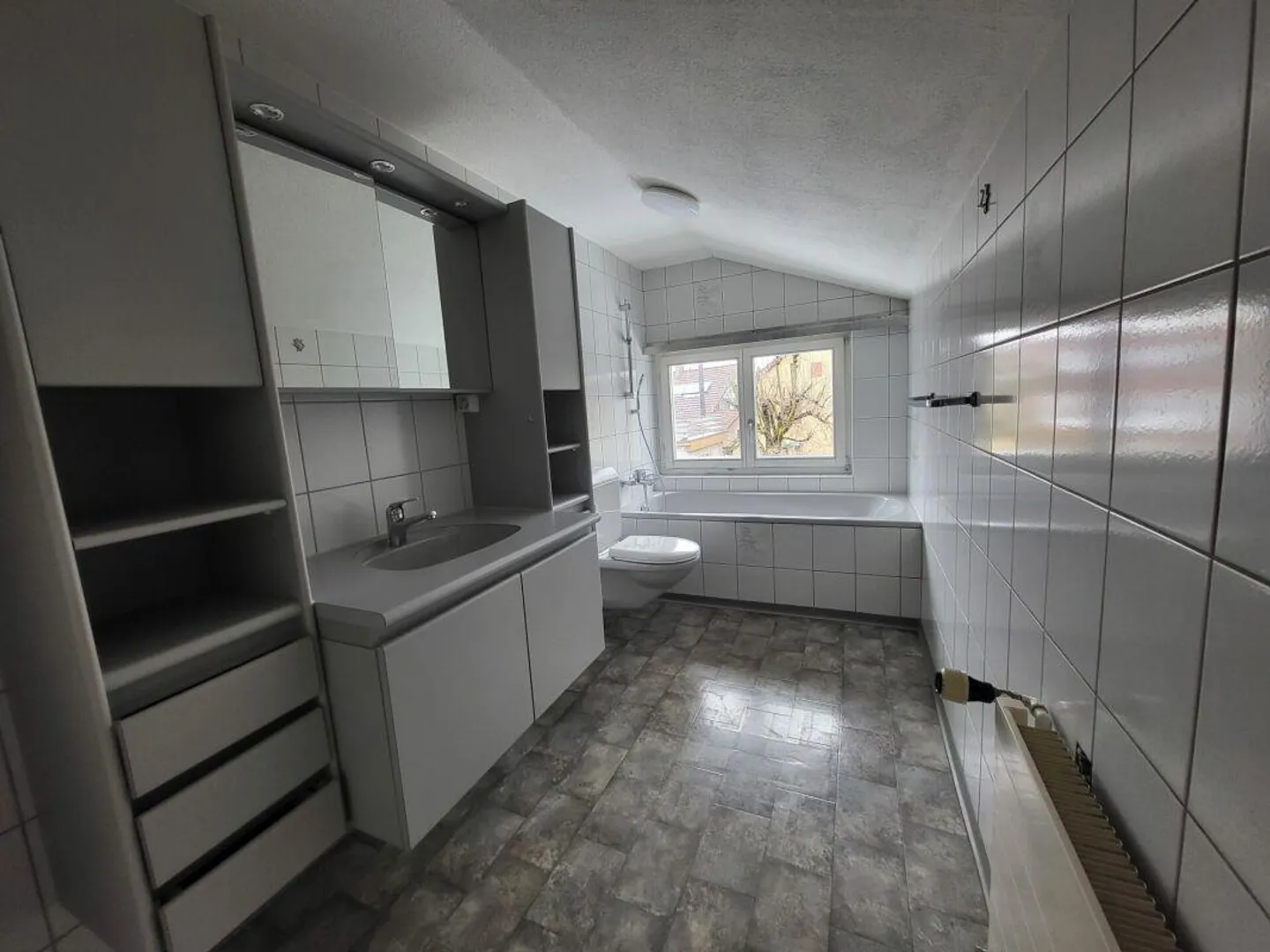 Bezugsbereite, helle 3.5 Zimmer- Wohnung im Fricktal - Foto 4 di 7