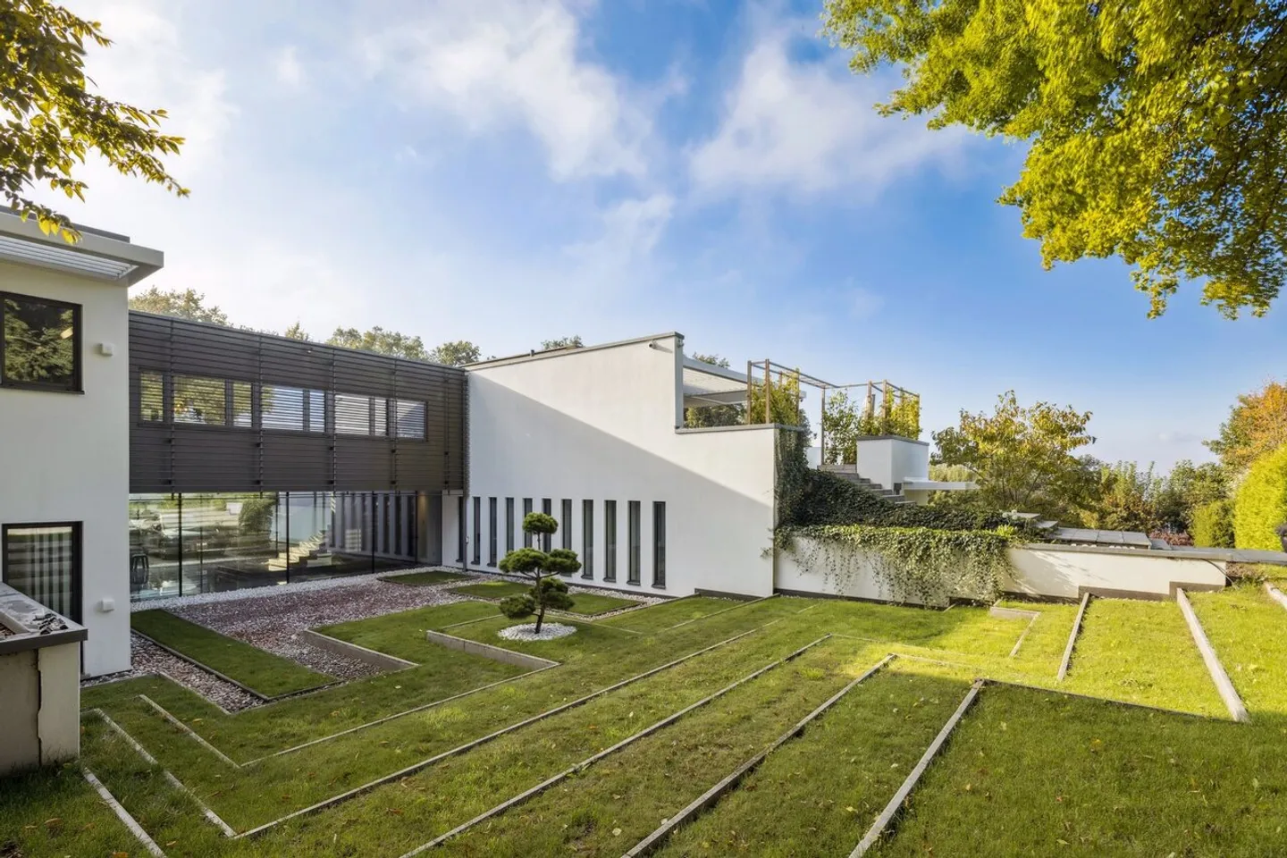 Luxury and Modernity Combined! - Photo 14 of 15