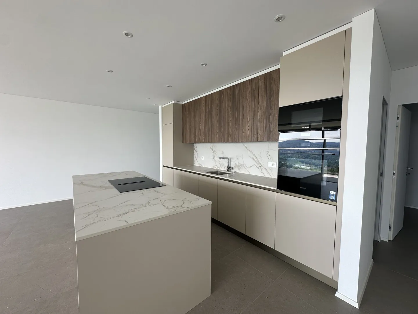 Bright Apartment with Panoramic Terrace - Photo 3 of 12