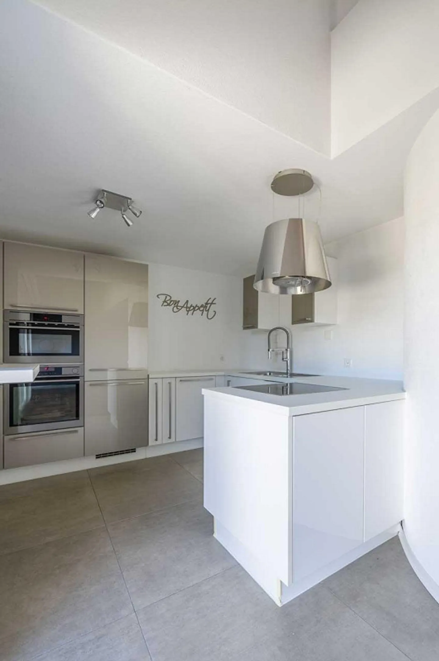 Maisonette Apartment 2nd Floor - Photo 8 of 16
