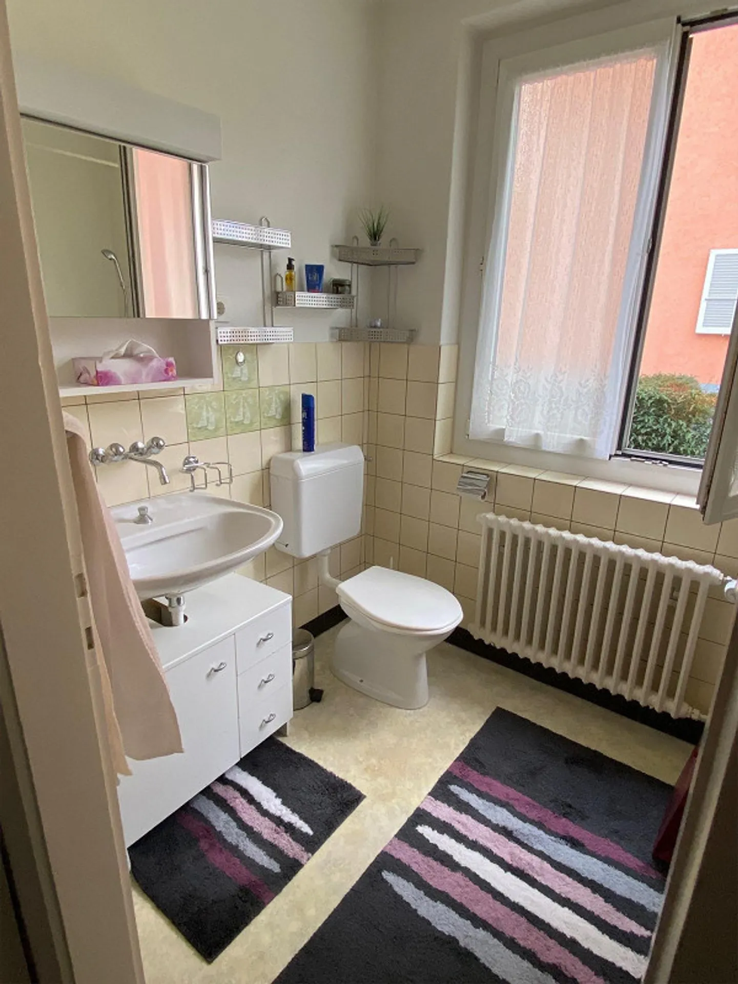 Central but Quiet - Photo 7 of 10