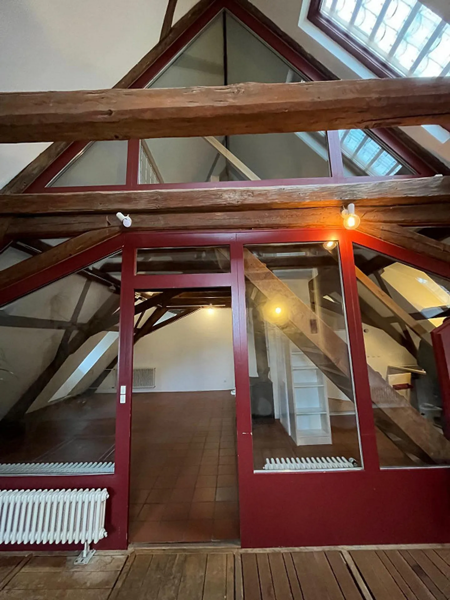 Appartement sous les toits de 4 pièces Fischerhaus 15ème siècle directement sur le Rhin - Photo 8 sur 11