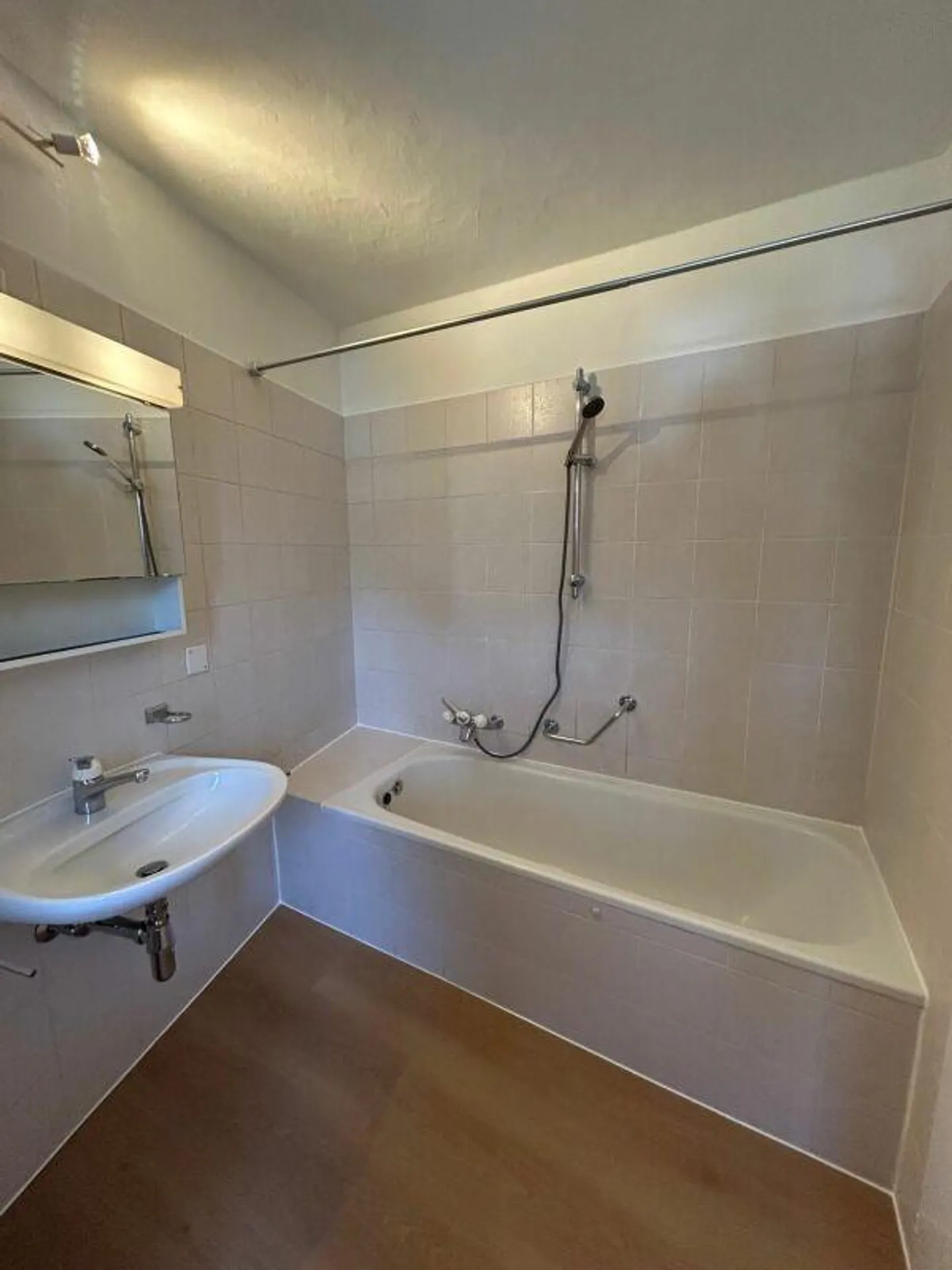 Schönes Renoviertes Apartment - Foto 5 von 7