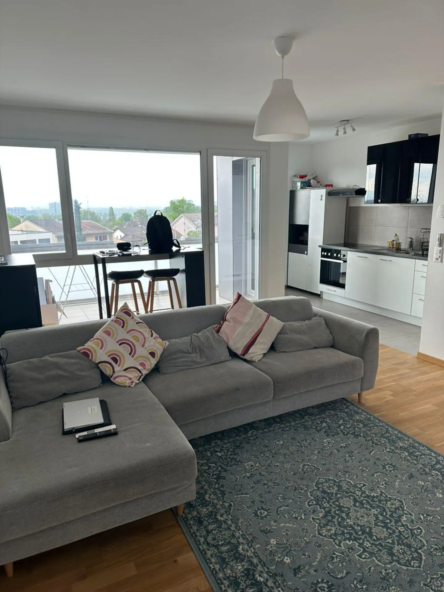 Charmant Appartement de 4 Pièces - Photo 2 sur 11