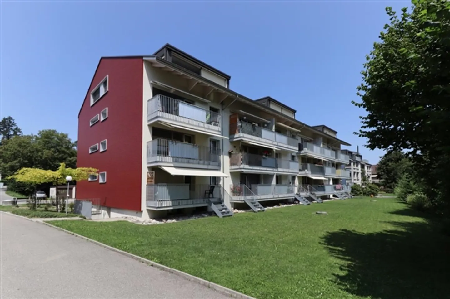 Appartamento moderno di 4,5 stanze a Niederscherli - Foto 1 di 13