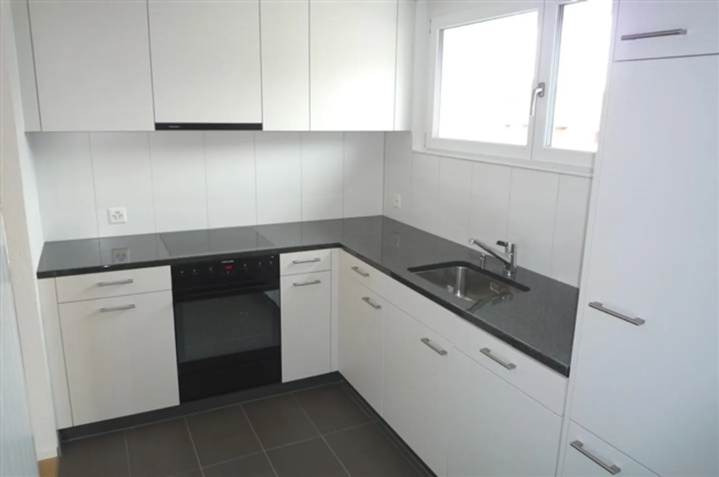 Appartamento moderno di 4,5 stanze a Niederscherli - Foto 4 di 13