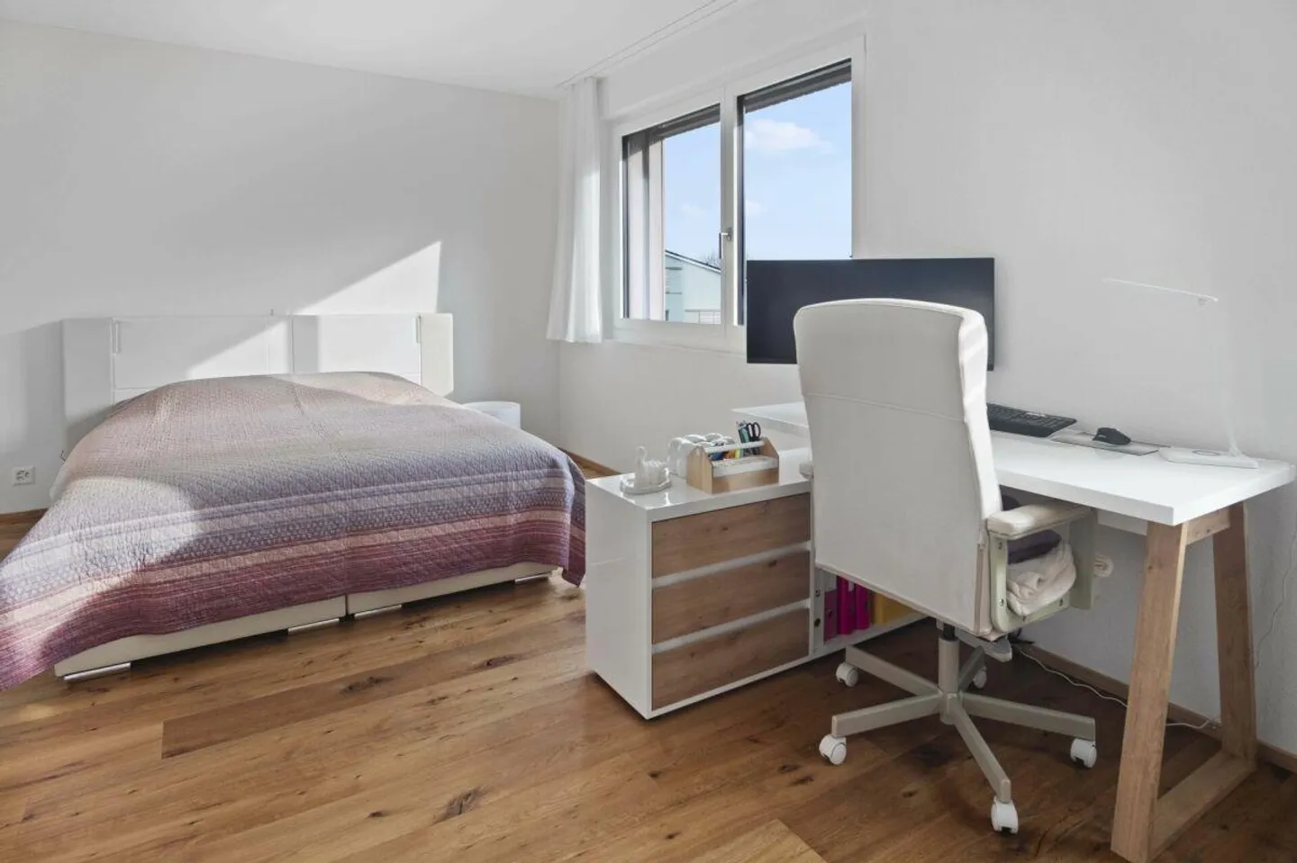 Modern 3.5-room apartment (built 2023) with large loggia, underground parking & e-charging station in Staad - Photo 13 of 16