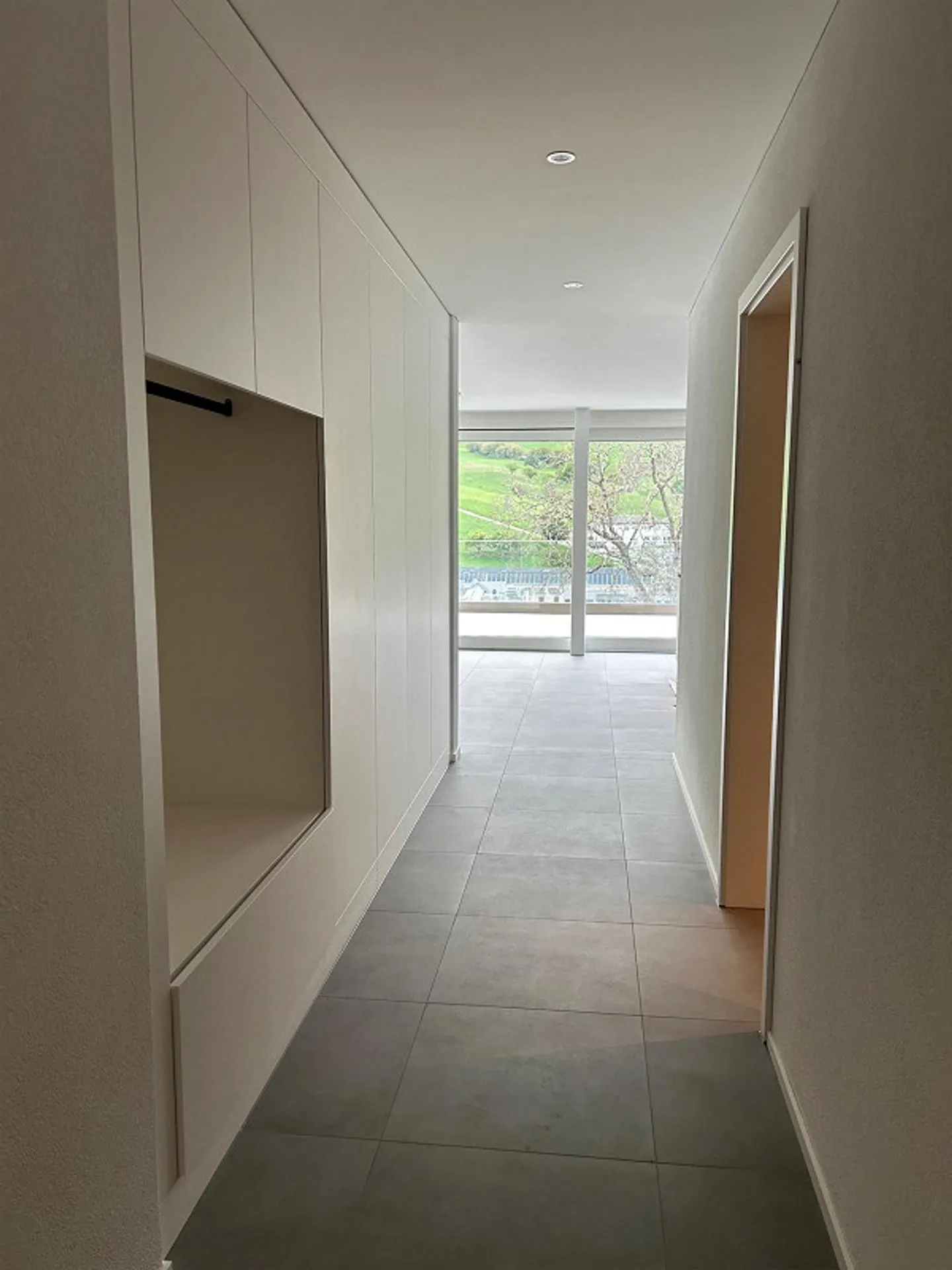 Appartamento esclusivo di 3,5 locali con ampia terrazza sud - Foto 4 di 11