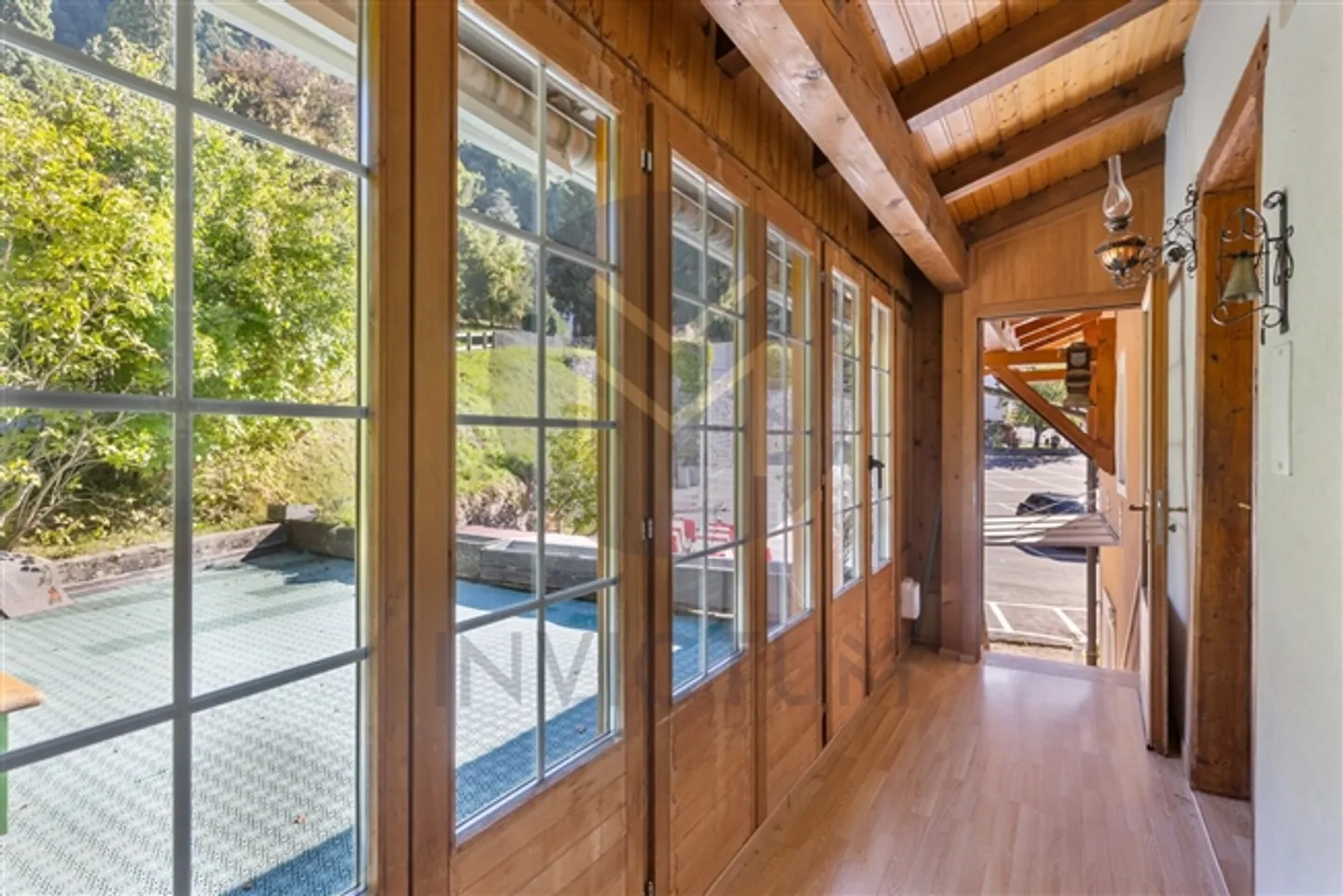 Maison individuelle spacieuse de 9,5 pièces avec deux appartements à Les Avants. - Photo 9 sur 20