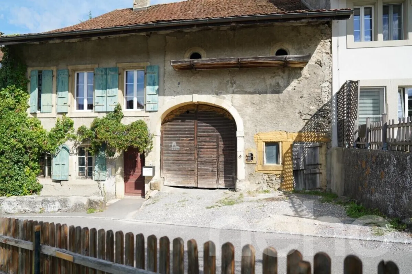 Projet avec un grand potentiel : Maison de village avec grange et jardin - Photo 1 sur 12