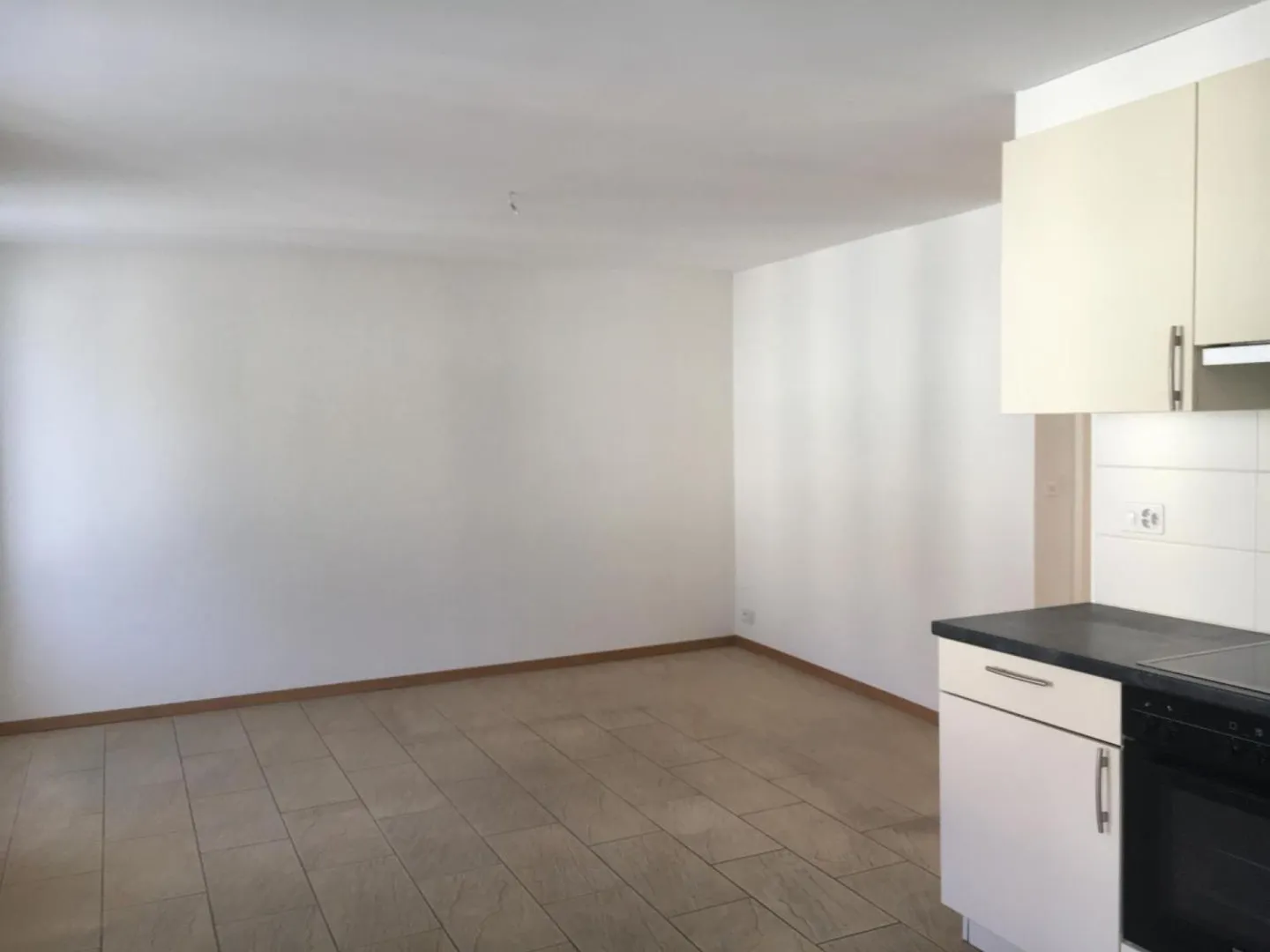 Apartment 2.5 rooms in Oron-la-Ville - Photo 2 of 4