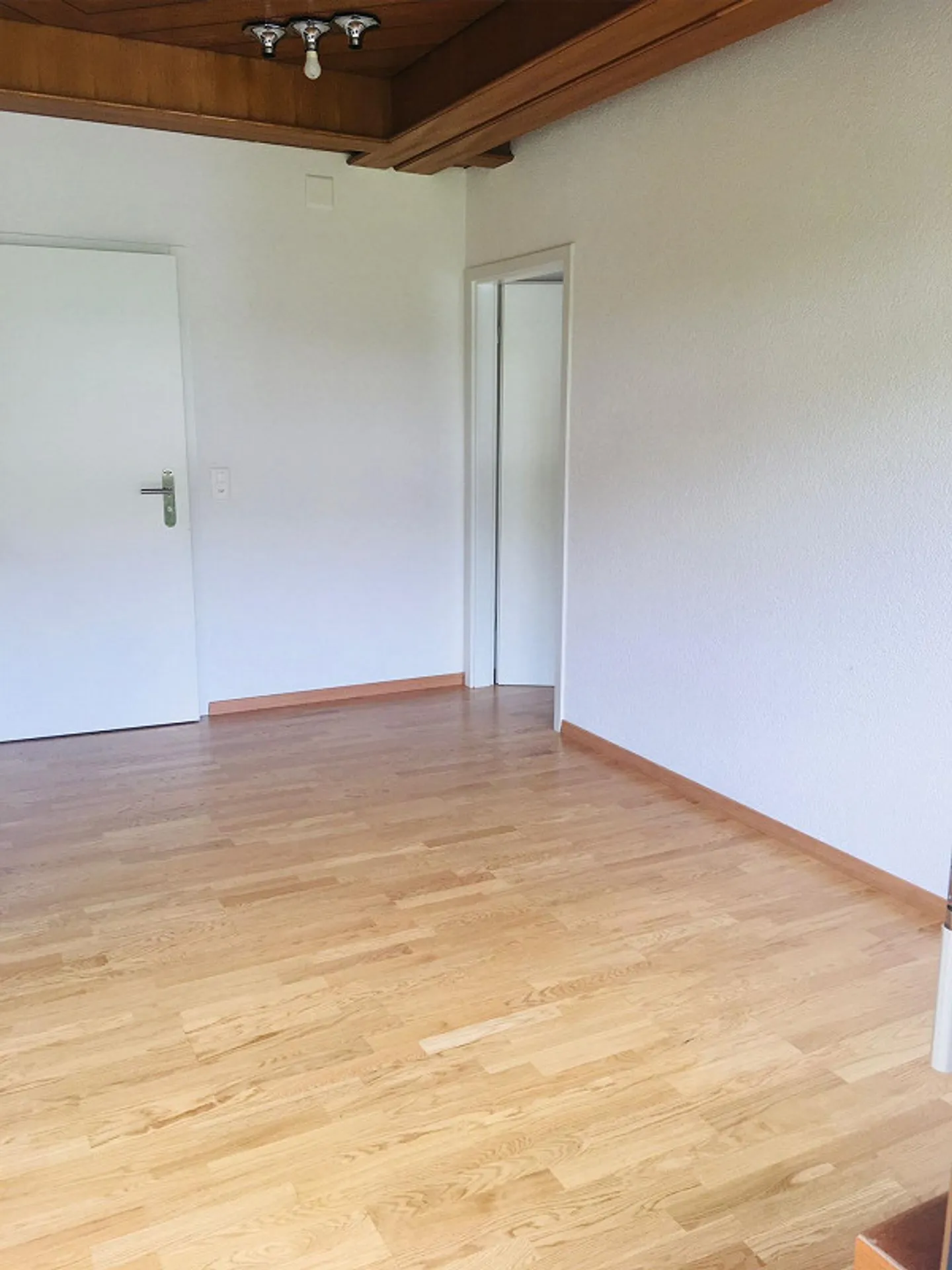 2 Room Apartment - Photo 3 of 7