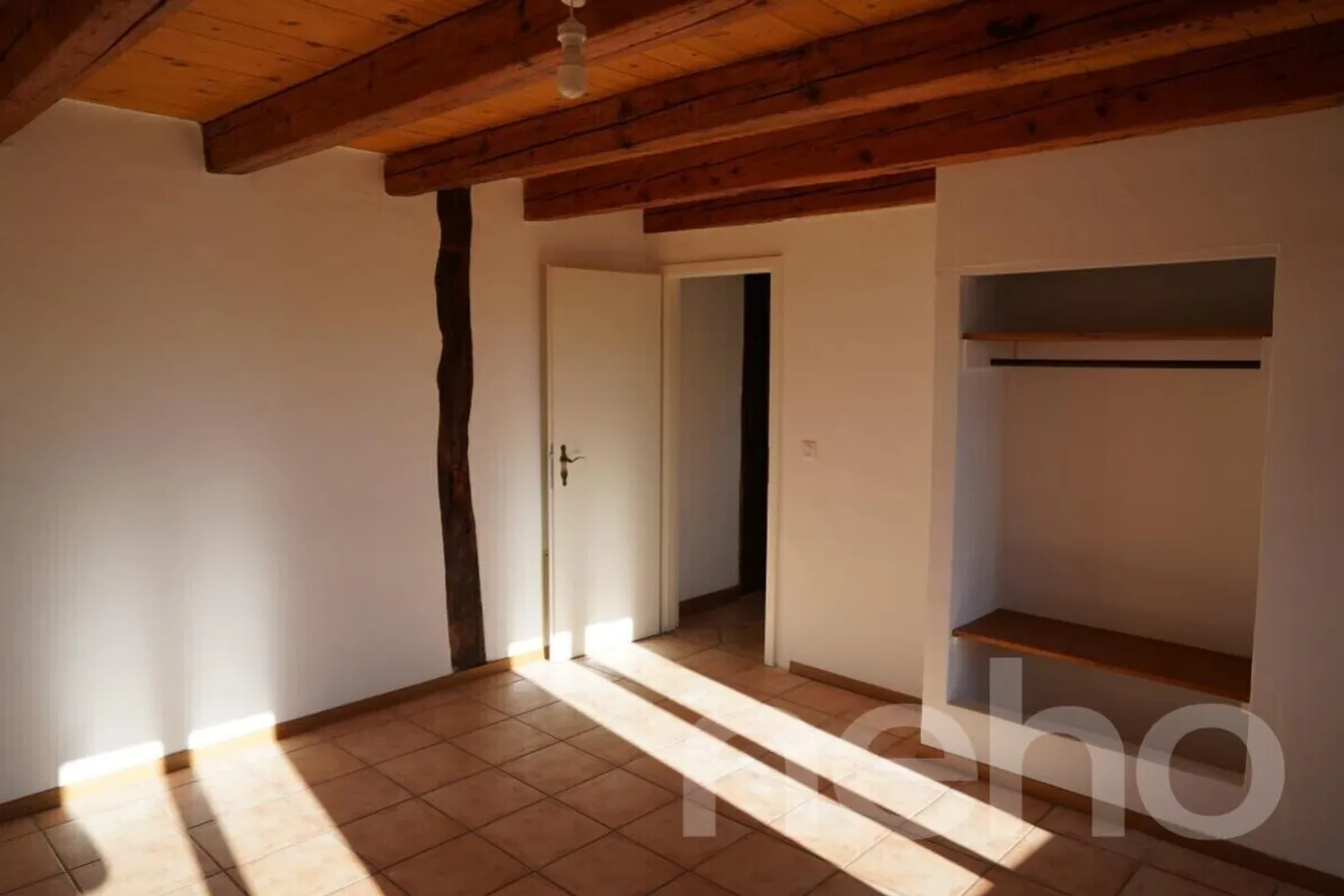Projet avec un grand potentiel : Maison de village avec grange et jardin - Photo 10 sur 12