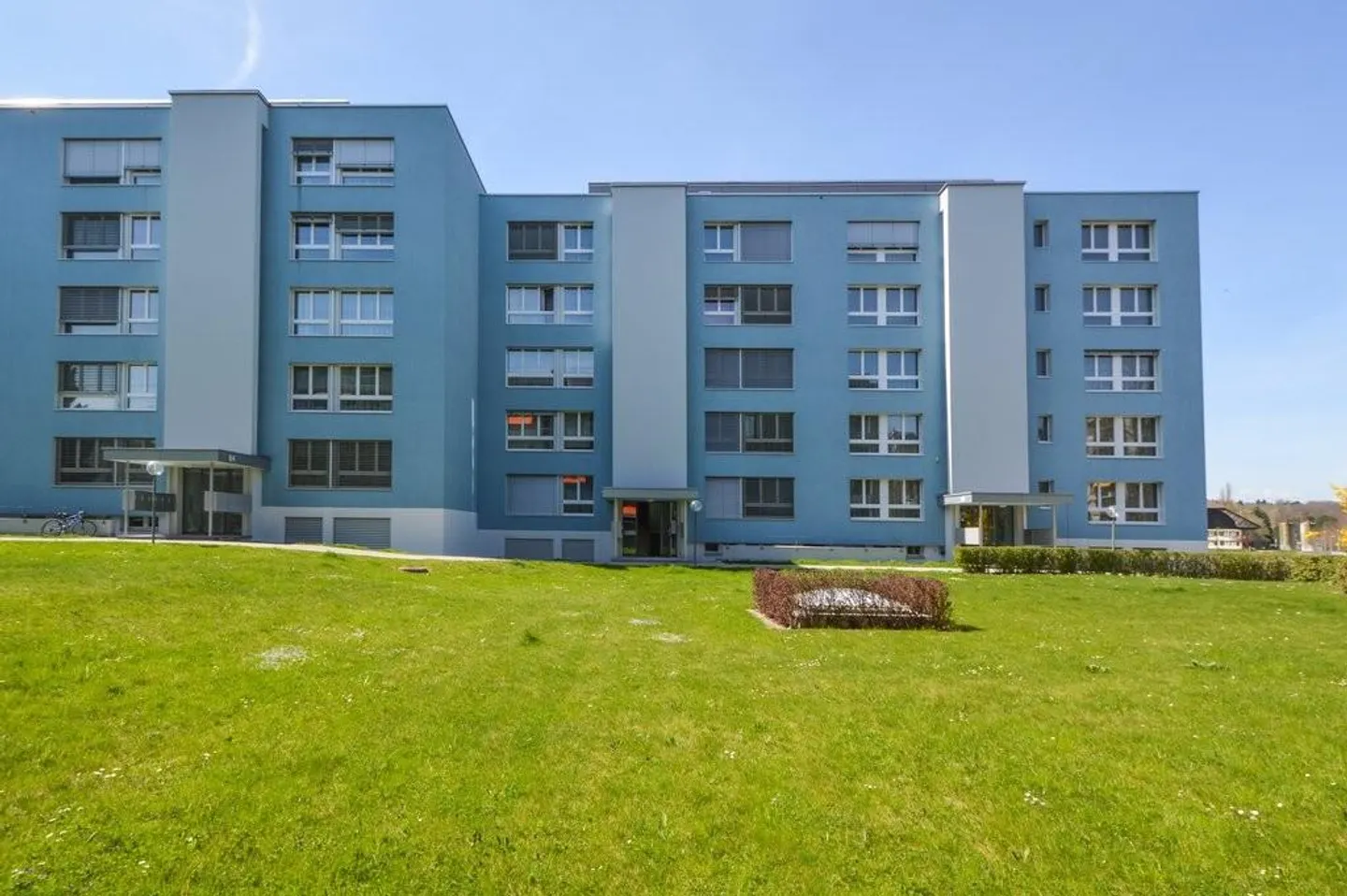 Helle Wohnung mit Bergsicht - Foto 1 von 8