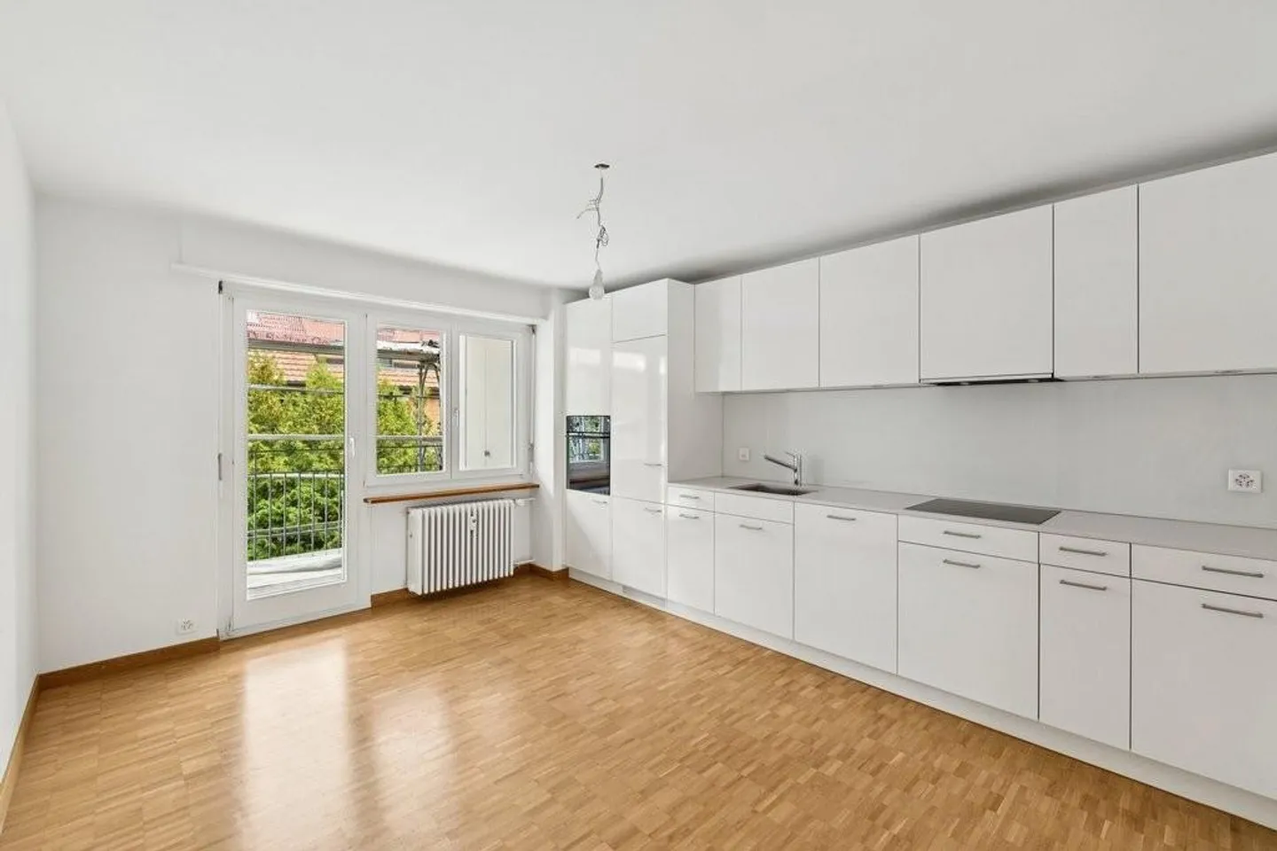 Appartamento 4 locali recentemente ristrutturato in una proprietà tranquilla - Foto 2 di 10