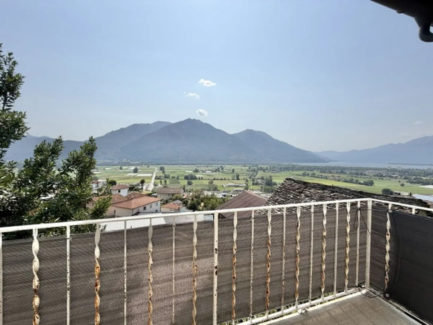 À VENDRE À LAVERTEZZO - TERRAIN À BATIR AVEC VUE SUR LA PLAGE DE MAGADINO ET LE LAC MAJOR - Photo 17 sur 23