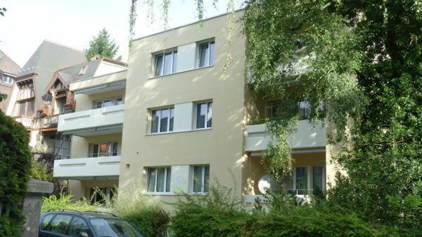 Appartement lumineux en ville dans un emplacement calme - Photo 1 sur 7