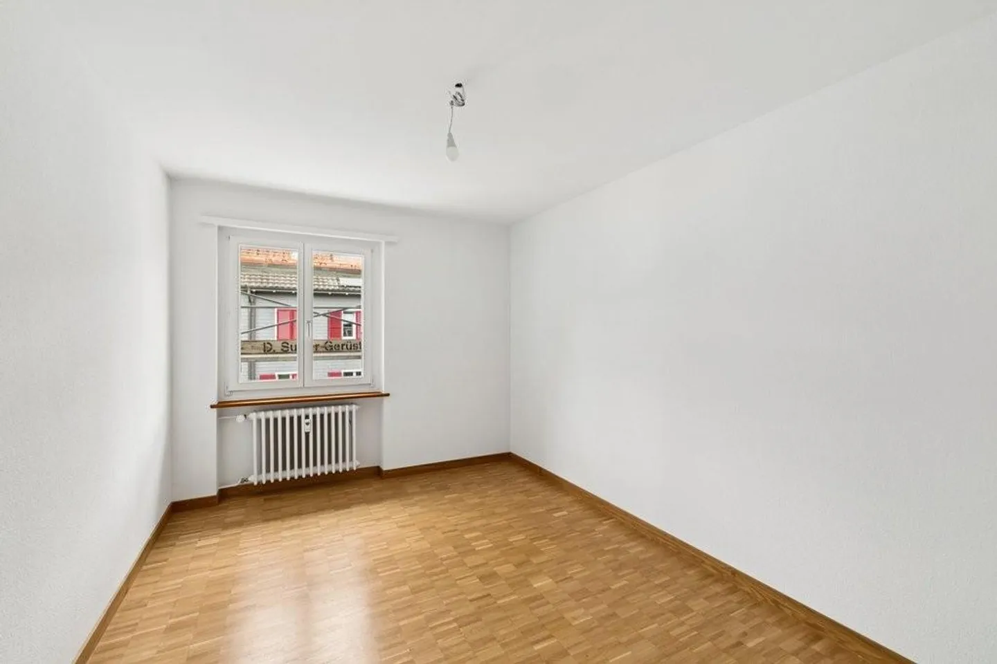 Appartamento 4 locali recentemente ristrutturato in una proprietà tranquilla - Foto 8 di 10