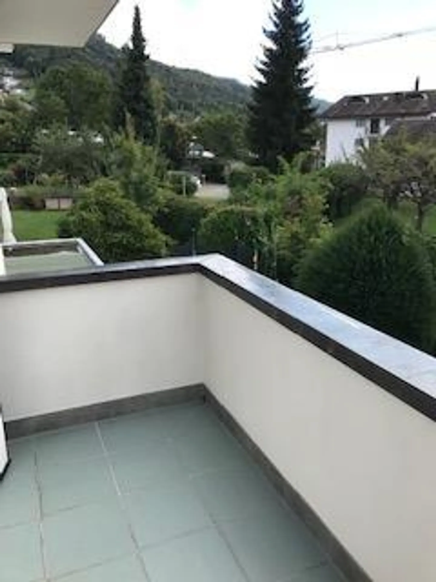 Renovierte Wohnung in Hünibach - Foto 2 von 7