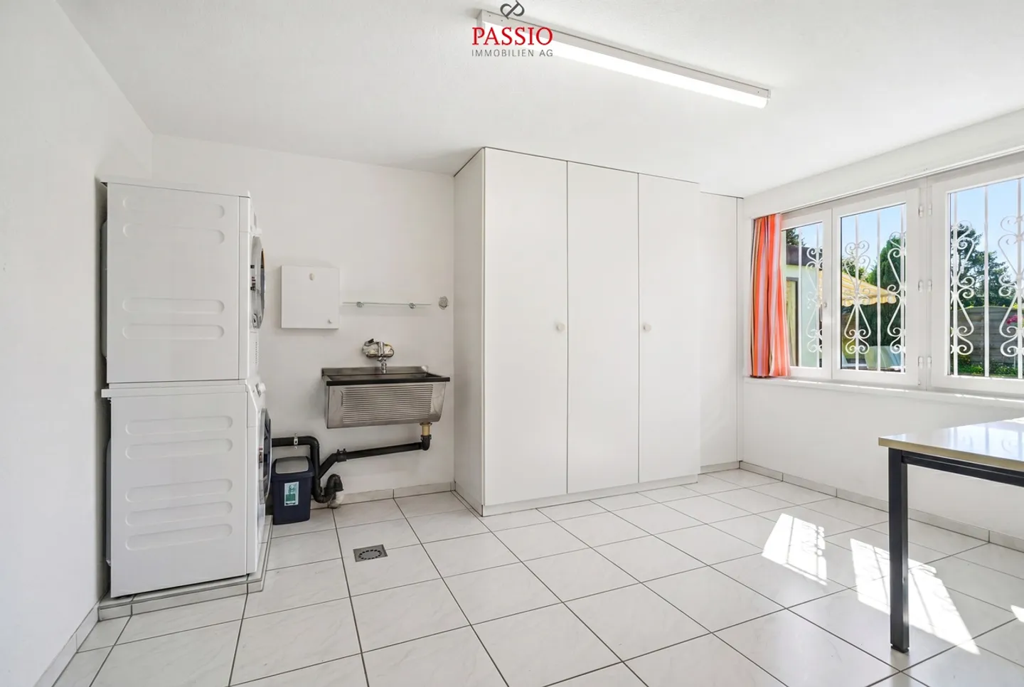 Charming Family Home with Garden - Photo 23 of 45
