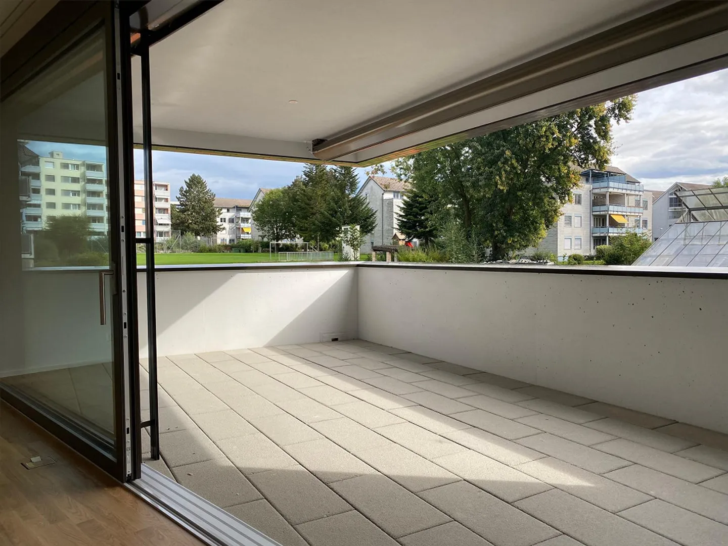 Moderne 4.5-Zimmer-Wohnung - Foto 3 von 12