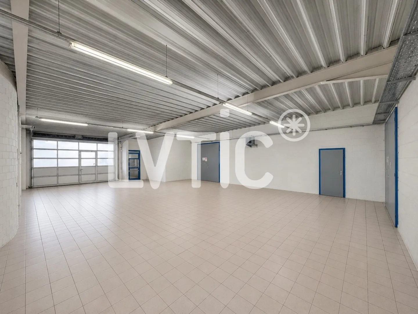 Geräumige Industriehalle zu Vermieten - Foto 2 von 13
