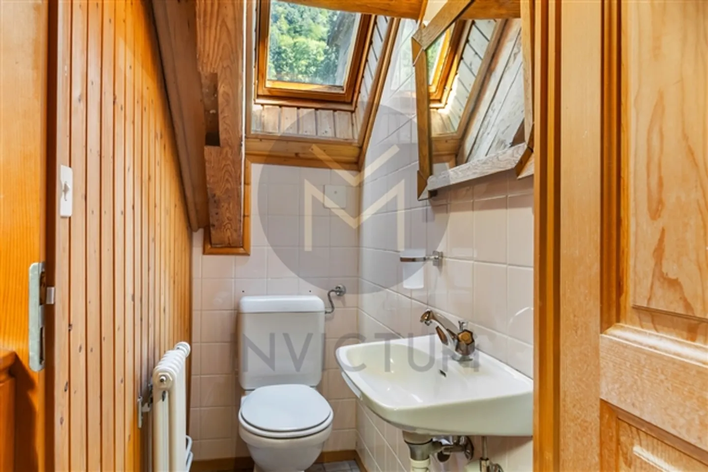 Maison individuelle spacieuse de 9,5 pièces avec deux appartements à Les Avants. - Photo 16 sur 20