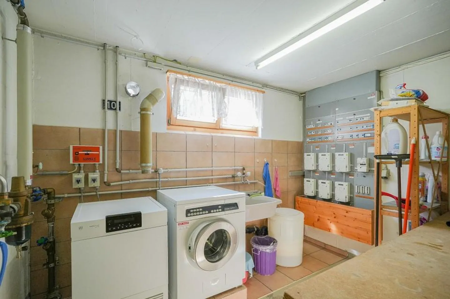 Multi-family house with 5 apartments - Photo 9 of 13