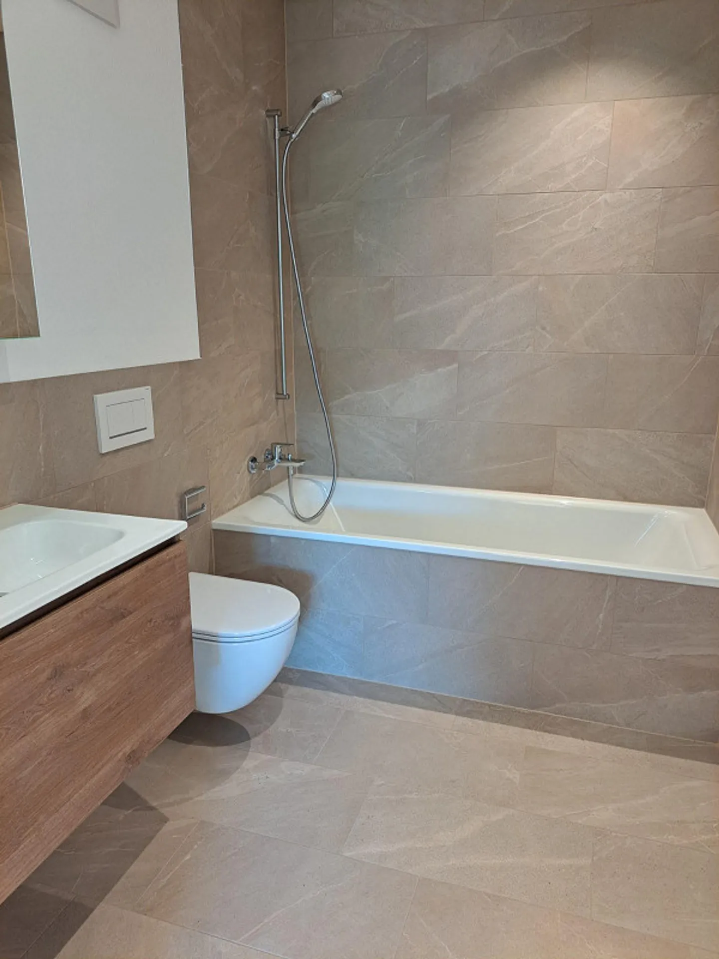 Modern 3.5 Room Penthouse with Panoramic View in Fischbach LU - Photo 6 of 10