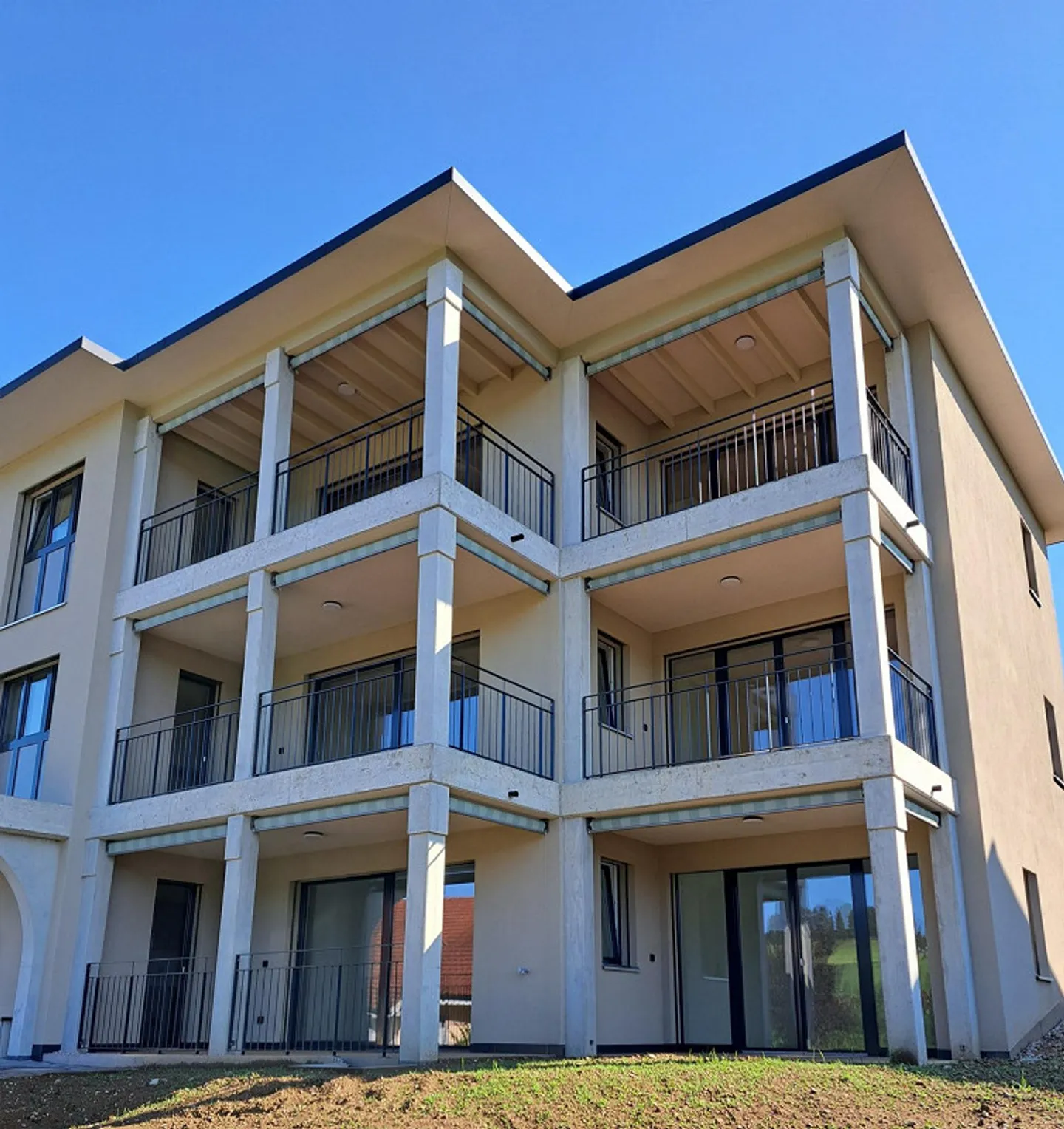 Modern 3.5 Room Penthouse with Panoramic View in Fischbach LU - Photo 9 of 10