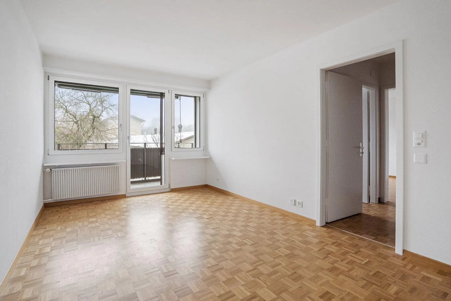 Zentrale 2-Zimmer-Wohnung mit Balkon in Biel - Foto 1 von 4