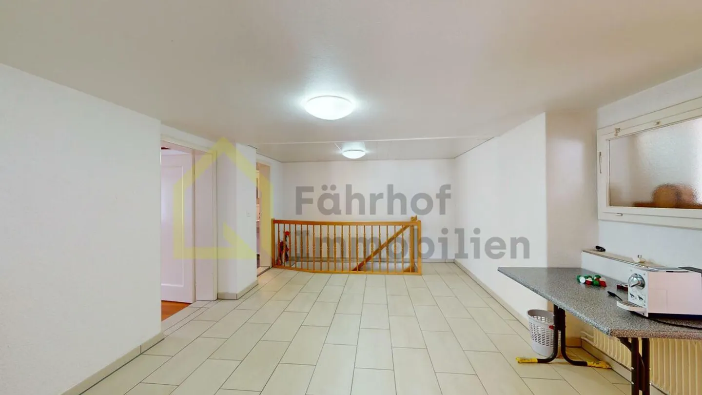 Former Farmhouse with Outbuildings and 4,800 m2 Land - Photo 11 of 25