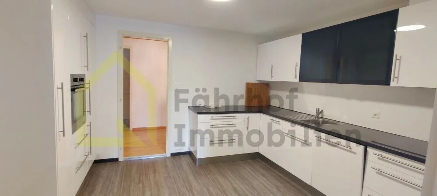 Former Farmhouse with Outbuildings and 4,800 m2 Land - Photo 13 of 25