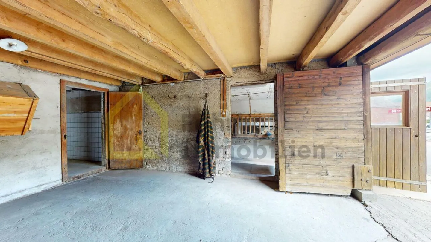 Former Farmhouse with Outbuildings and 4,800 m2 Land - Photo 18 of 25