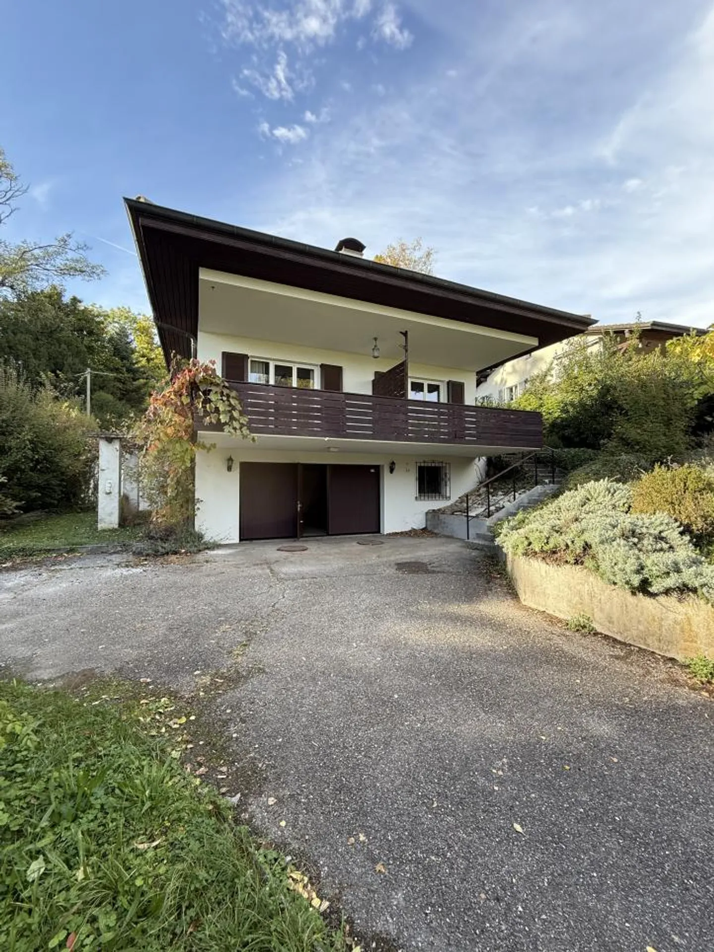 Small individual house near the lake - Photo 1 of 9