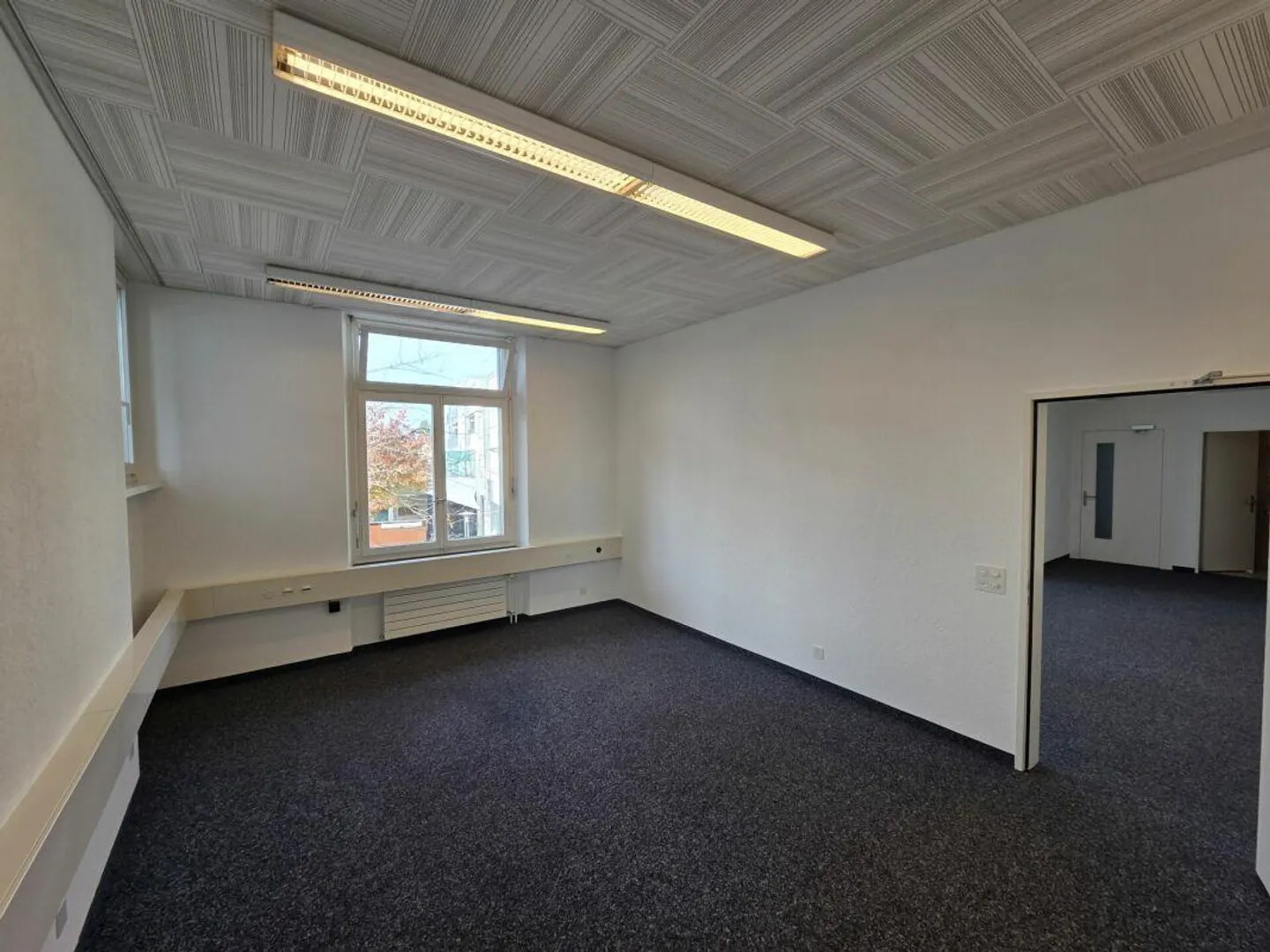 Practical office with WC and refrigerator directly at the train station - Photo 8 of 12