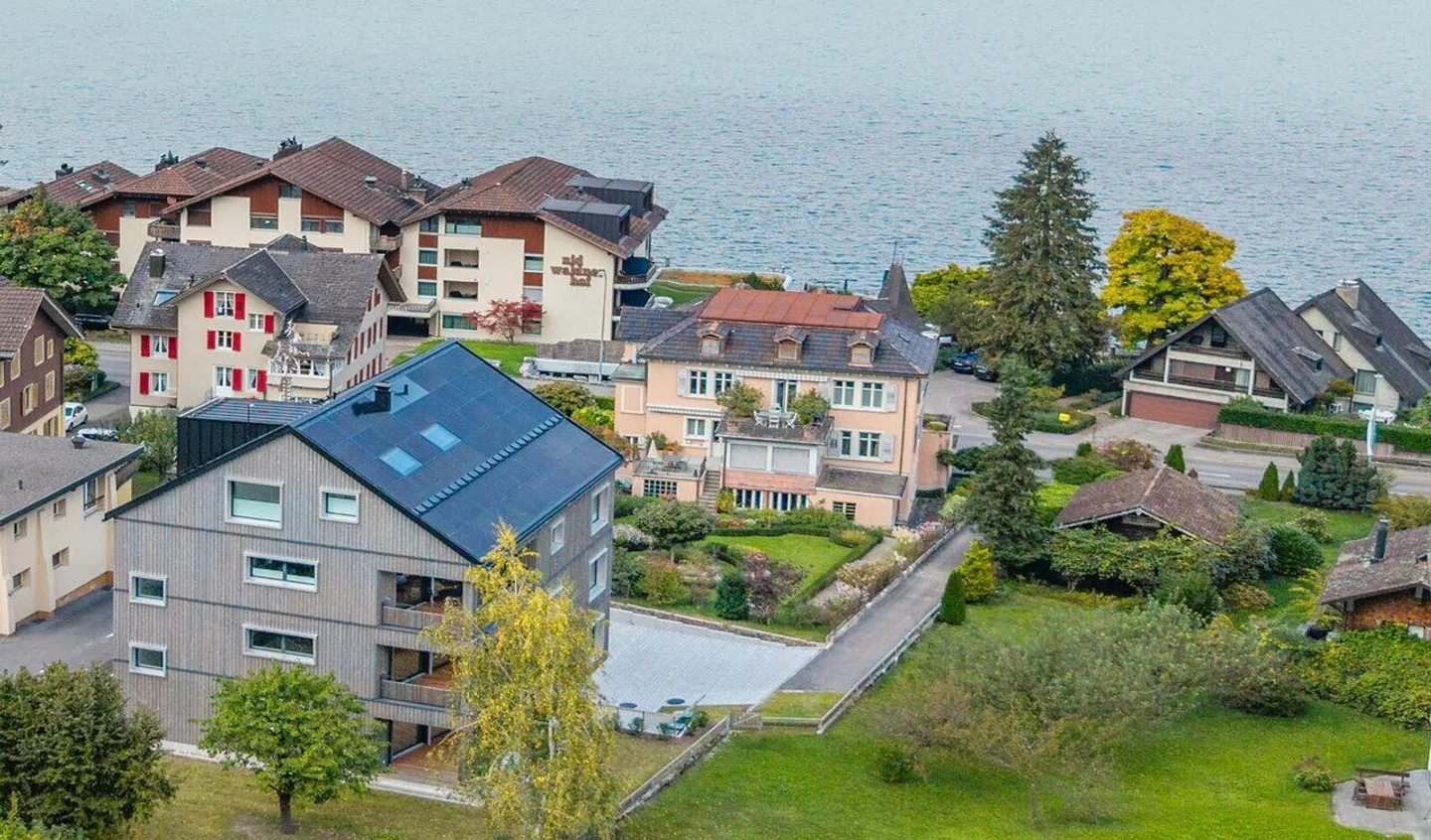 Idylle à Beckenried – Première occupation avec vue sur le lac et avantage fiscal - Photo 1 sur 9