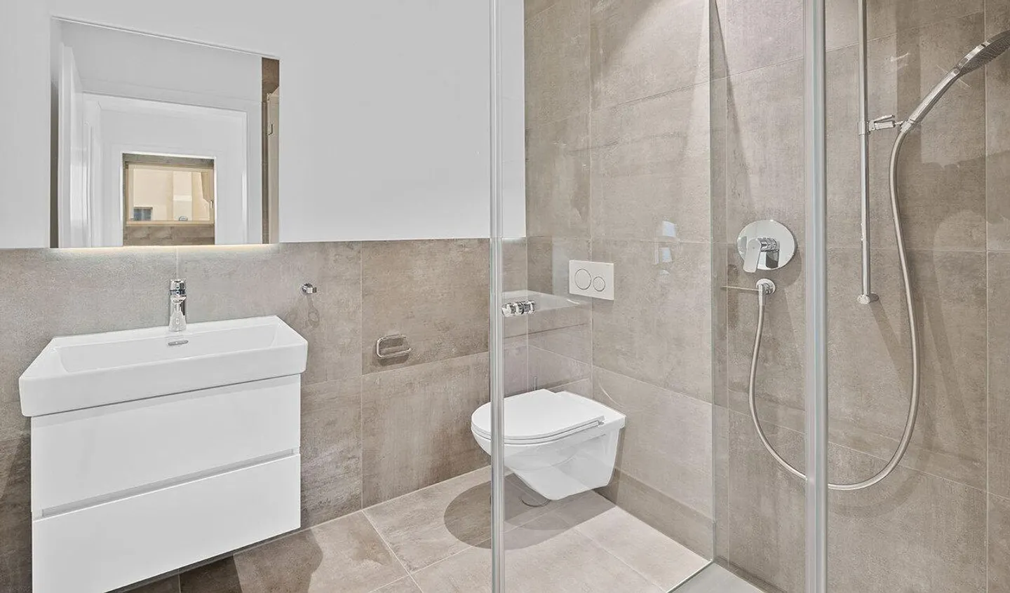 Idylle à Beckenried – Première occupation avec vue sur le lac et avantage fiscal - Photo 7 sur 9