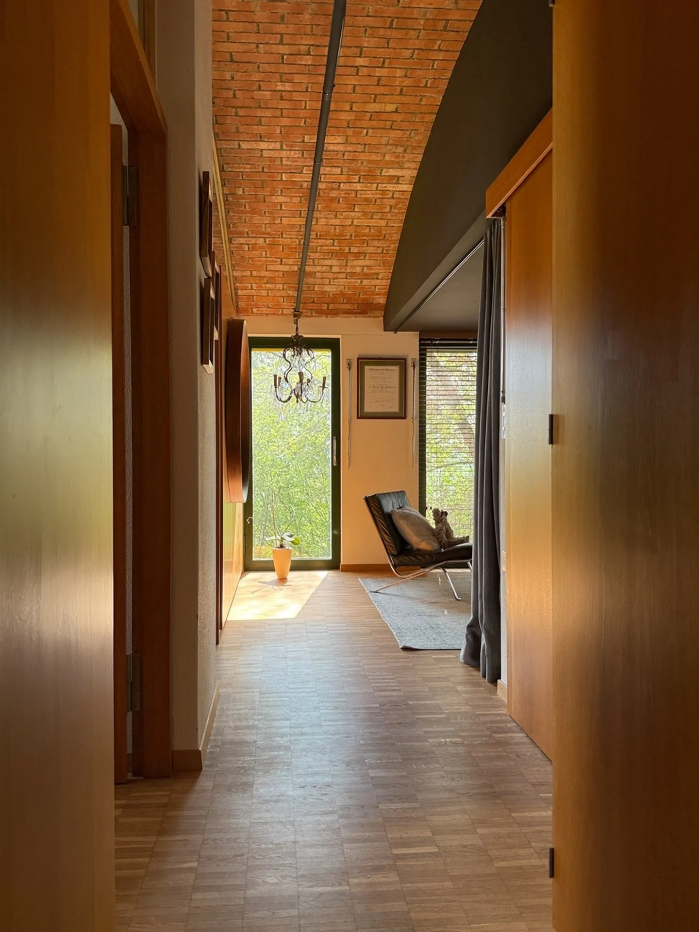 70s Architect Icon: Extravagant Loft Living on the Gold Coast - Photo 9 of 12