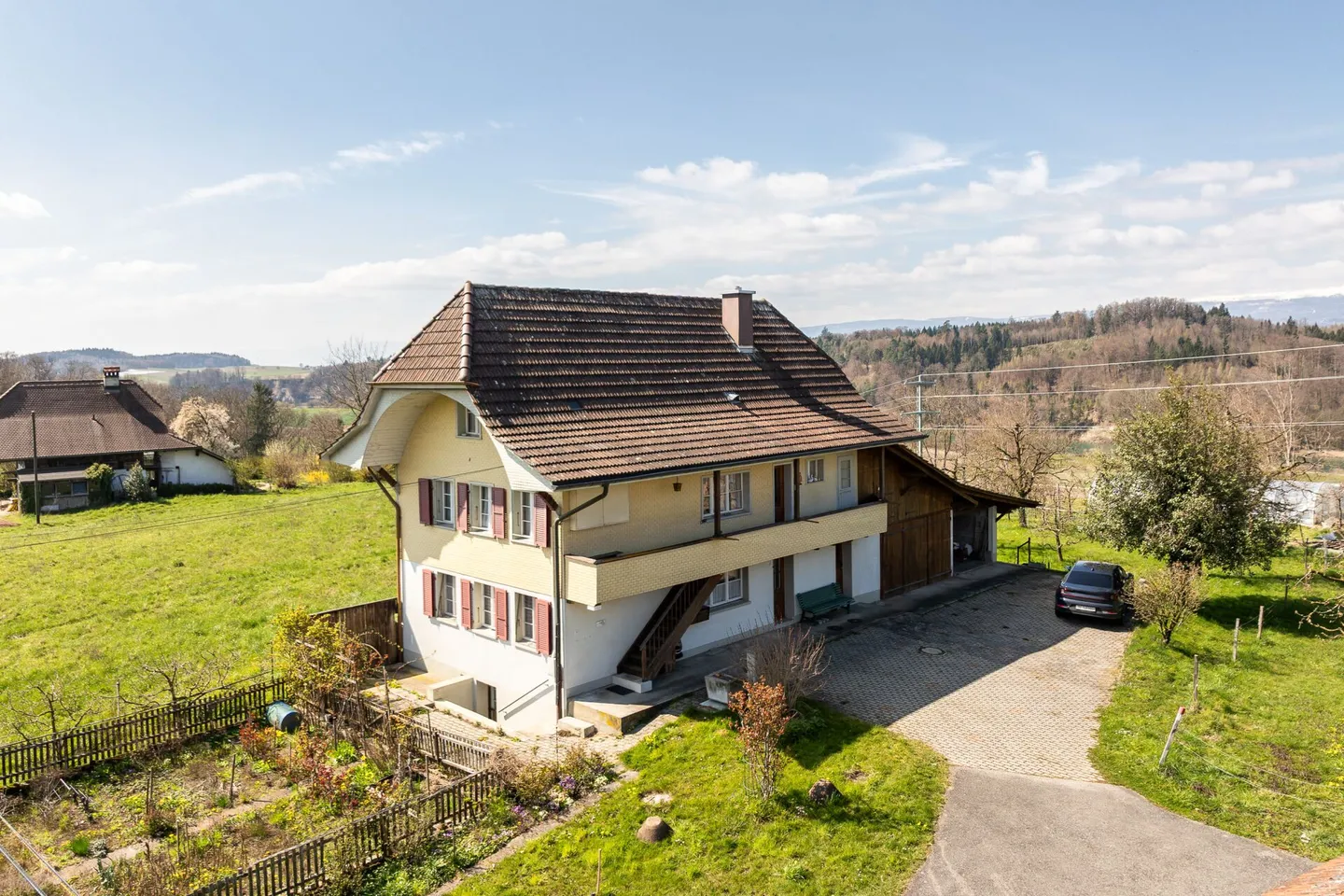 Ancien Stöckli avec beaucoup d'espace - Photo 1 sur 12