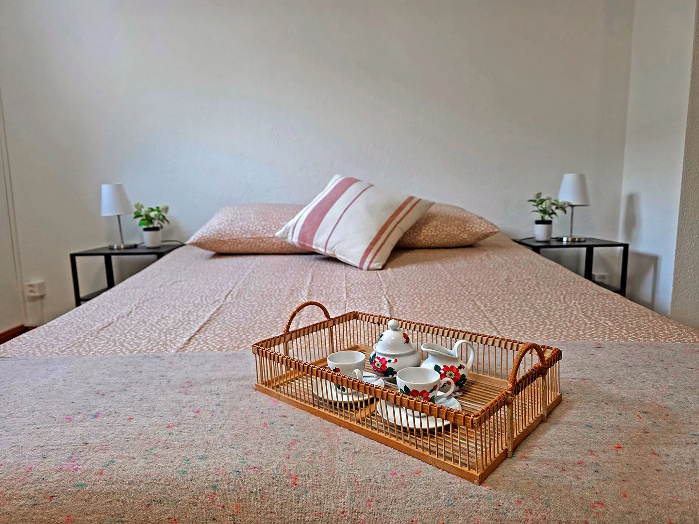 Two-room apartment with terrace and private entrance in Losone, ideal for short to medium-term stays - Photo 13 of 13