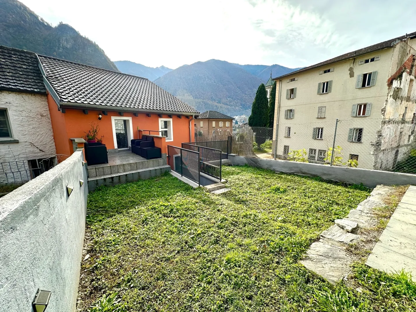 Faszinierendes Doppelhaus in Roveredo, im Kanton Graubünden - Foto 8 von 8