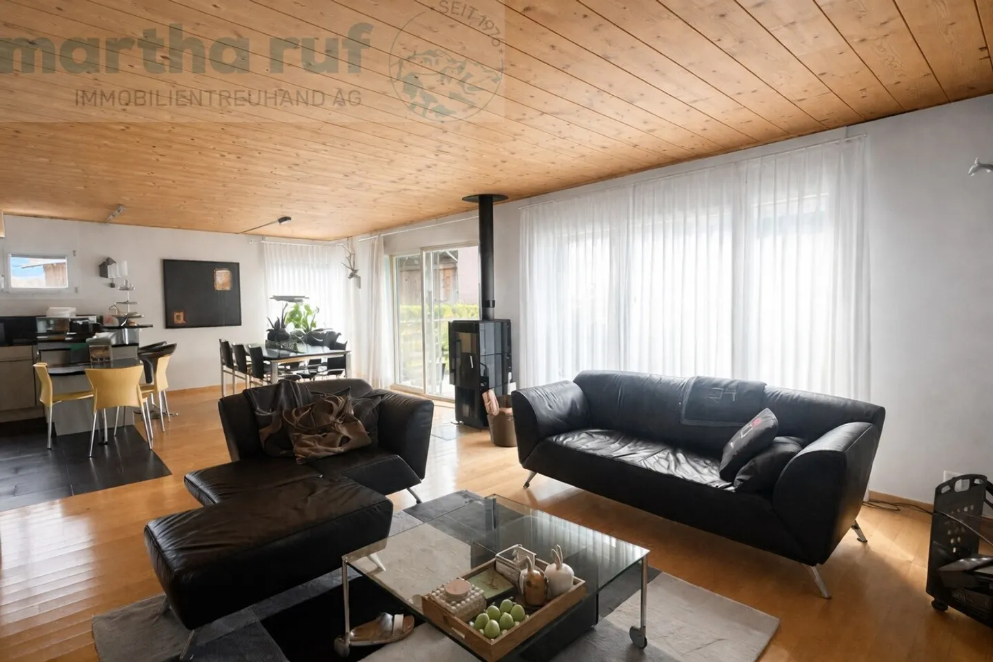 Geräumiges Doppelhaus mit Terrasse - Foto 4 von 14