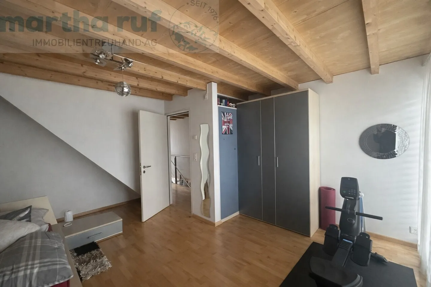 Geräumiges Doppelhaus mit Terrasse - Foto 8 von 14