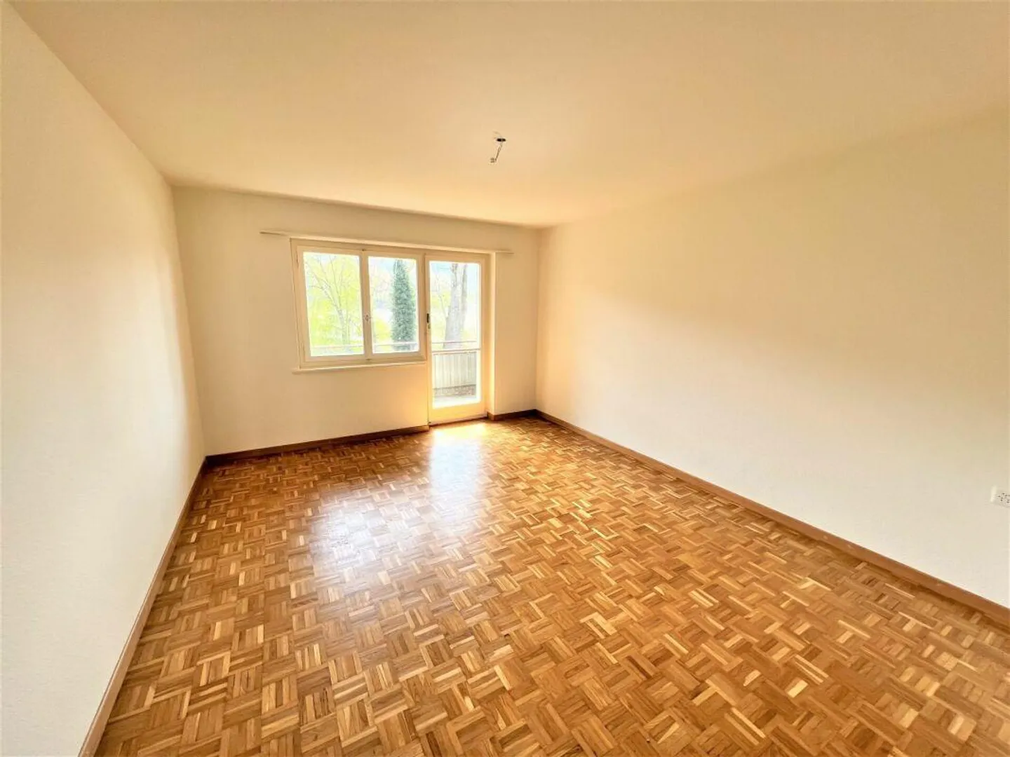 Moderne Single-Stadtwohnung mit Balkon, großzügiger Küche und lichtdurchfluteten Räumen - Ideal für Stadtliebhaber - Foto 2 von 7
